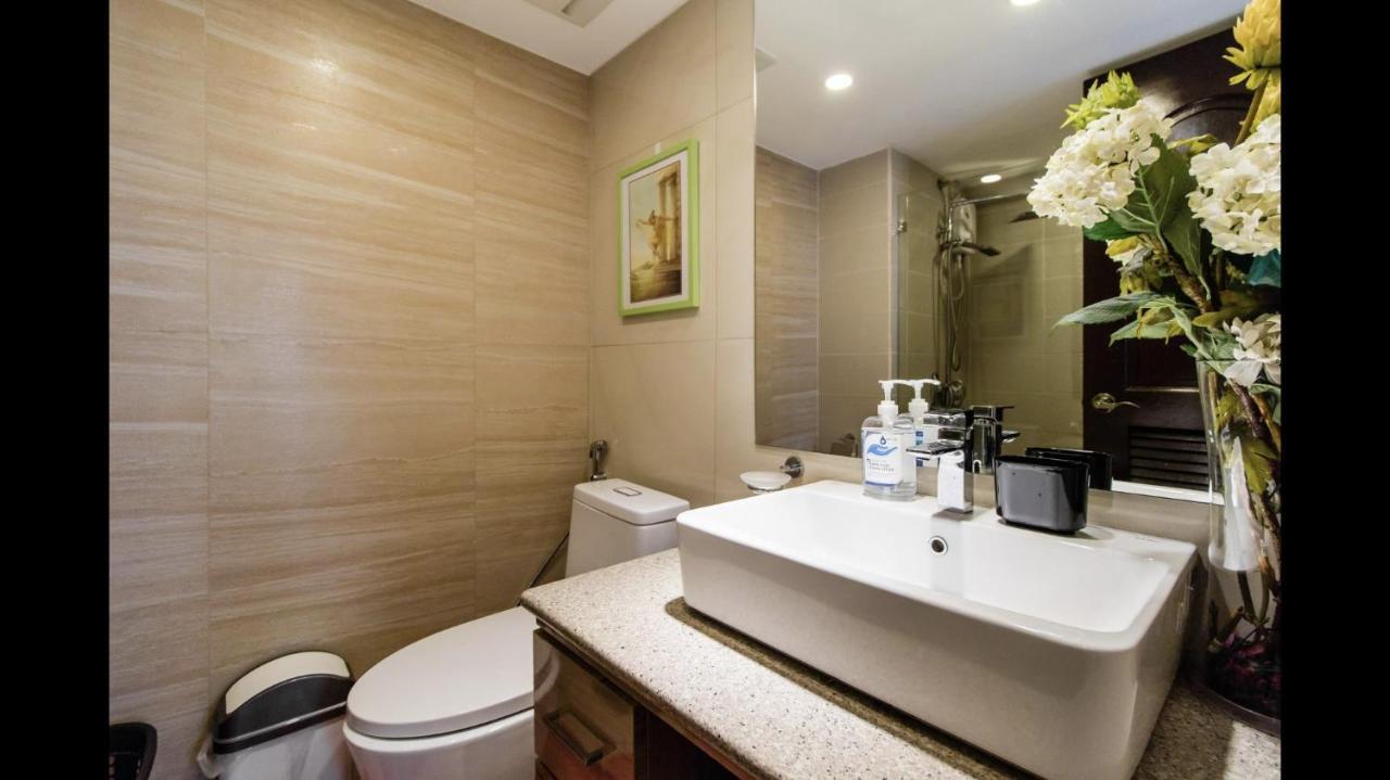 Grand Near Bgc Apartment